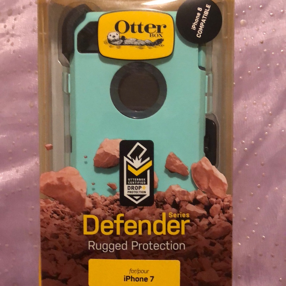 BRAND NEW iPhone 7/8 otter box defender